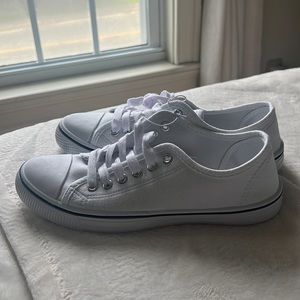NWOB White Sneakers